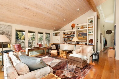 1220MtnViewDr_CREST021