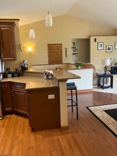 2881 Crinkle Root Dr, Fitchburg, WI 53711 - photo 5