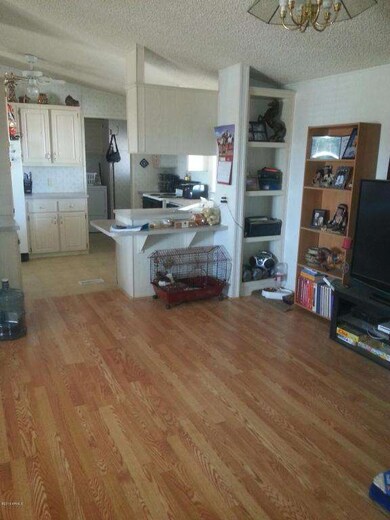 cortez din to kitchen