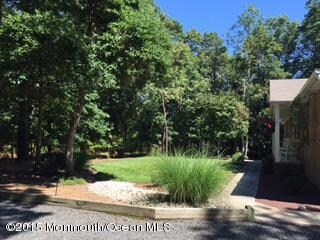 187 Nomoco Rd Front Yard