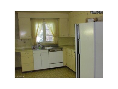 Kitchen with eating area, clean and well kept.