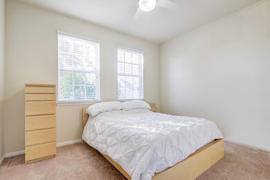 966 Jennifer St, Alvin, TX 77511 - photo 5