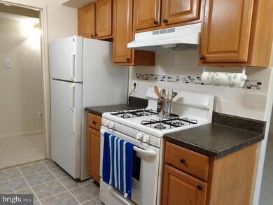 2327 Freetown Ct unit 21C, Reston, VA 20191 - photo 3