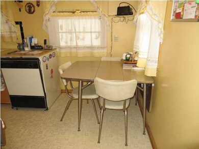 eat in dining area
