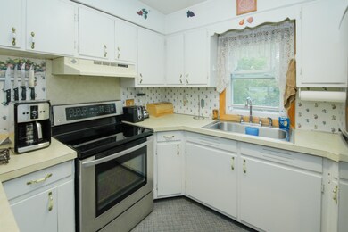 531 N Douglas-107