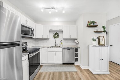 111 Redwood Bend, King, NC 27021 - photo 4