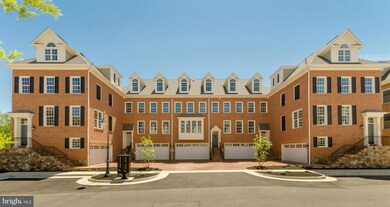 10683 Yorktown Ct, Fairfax, VA 22030 - photo 2