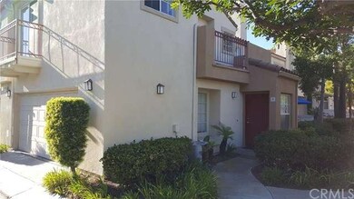 Very private entrance with no neighbors around