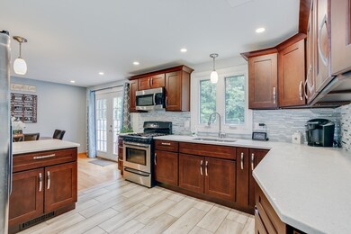 11 James Tighe Rd, Randolph, MA 02368 - photo 2