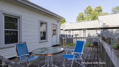 16 Elmwood Street NW_11
