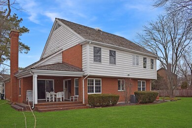 2355 Mohawk Ln, Glenview, IL 60026 - photo 3