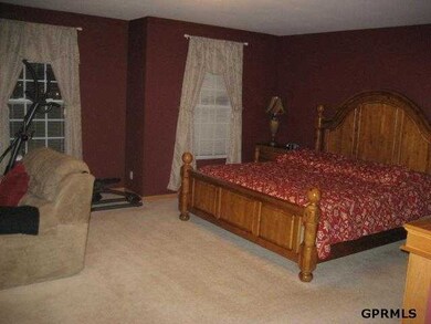 910 Mineral Dr, Papillion, NE 68046 - photo 7