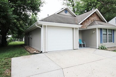 1206 NW B St, Blue Springs, MO 64015 - photo 2