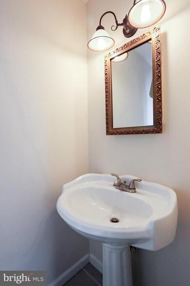 14451 Saint Germain Dr, Centreville, VA 20121 - photo 7