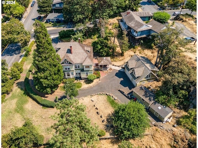 608 W 6th St, the Dalles, OR 97058 - photo 4