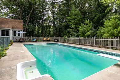 16 Meadowview Dr, Newton, NH 03858 - photo 5