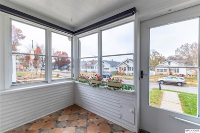 2424 S 23rd St, Omaha, NE 68108 - photo 4