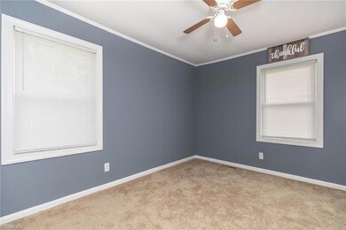 527 N Tipton Place, Reidsville, NC 27320 - photo 6