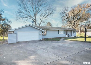4330 Cheyenne Ave, Davenport, IA 52806 - photo 2