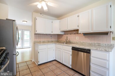 9332 Town Place Dr, Owings Mills, MD 21117 - photo 5