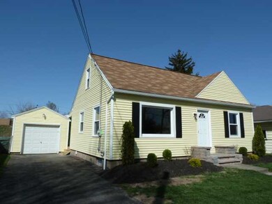 Exterior Front New Vinyl Siding and All new Window