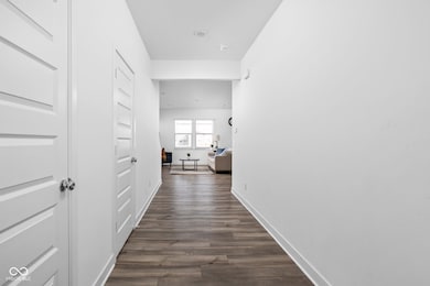 6831 Orchard Run Cir, Whitestown, IN 46075 - photo 3