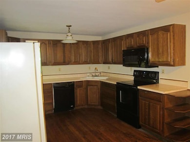 6527 Wooded Valley Ct, Friendship, MD 20758 - photo 5