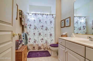 Bathroom 2-pic 1