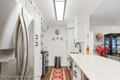 Chestnut Hill at Essex Park unit 4E, Staten Island, NY 10314 - photo 7