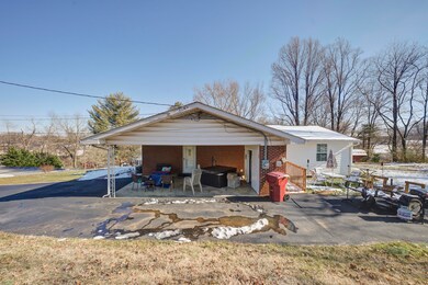 2204 Ridgefield Dr, Johnson City, TN 37601 - photo 3