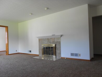 1830 E Cooke Rd, Columbus, OH 43224 - photo 4