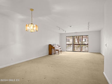 17 Palmer St unit 5, Cos Cob, CT 06807 - photo 3