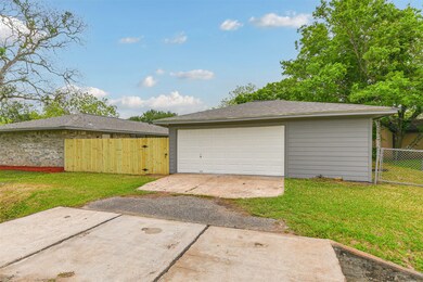 223 Avenue H, Brazoria, TX 77422 - photo 3