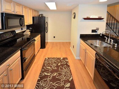 12889A Grays Pointe Rd unit A, Fairfax, VA 22033 - photo 4