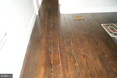 447 S 2nd St, Chambersburg, PA 17201 - photo 4