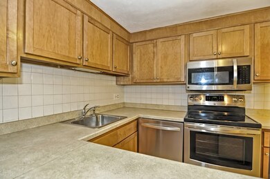58 Jacqueline Rd unit 4, Waltham, MA 02452 - photo 5