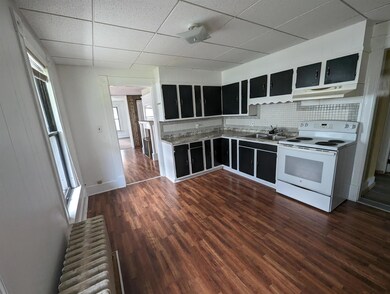 400 Cliff St unit 1, Saint Johnsbury, VT 05819 - photo 3