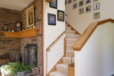 8 Kingman Rd, Amherst, MA 01002 - photo 6