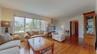 9831 Drury Ln, Westchester, IL 60154 - photo 6