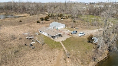 701 Evansdale Dr, Elk Run Heights, IA 50707 - photo 2