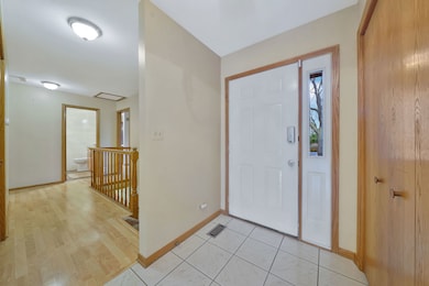 4N040 Nugent St, Addison, IL 60101 - photo 2