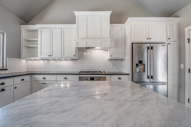 1041 E 37th Place, Tulsa, OK 74105 - photo 6