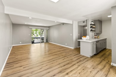 18620 Hatteras St unit 223, Tarzana, CA 91356 - photo 3