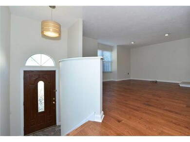 Entry/Foyer.
