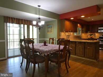 3044 Brownstone Ct, Burtonsville, MD 20866 - photo 4