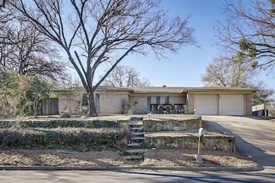 849 Edgehill Dr, Hurst, TX 76053 - photo 2