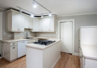 109 North Ave unit 109, Weston, MA 02493 - photo 5