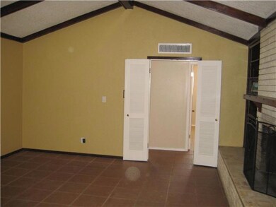 10512 Causeway Dr, El Paso, TX 79925 - photo 7