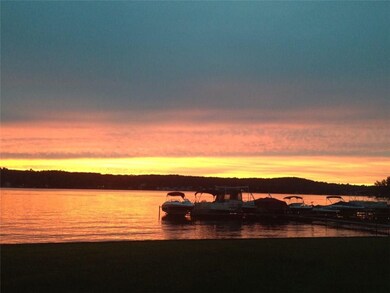 Sunsets every evening and also has its own boat la