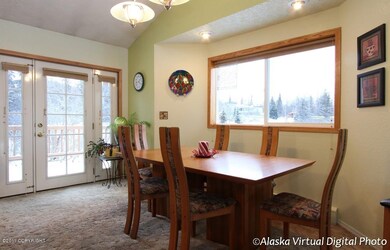 Rockridge dining area